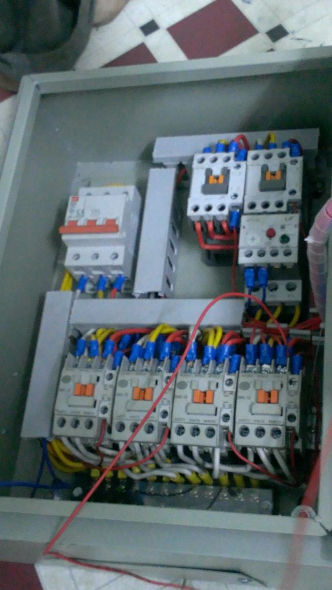 Tủ điều khiển 01